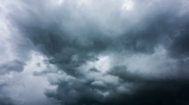 Dramatik fırtına bulutları, hızlandırılmış