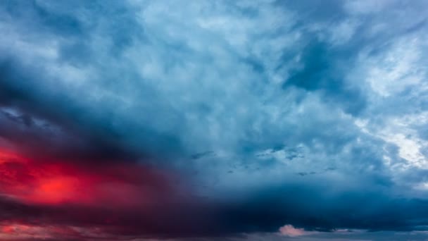 Штормові Хмари Під Час Заходу Сонця Перекриття Часу — стокове відео