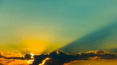 Gün batımı ve güneş ışınları, hızlandırılmış