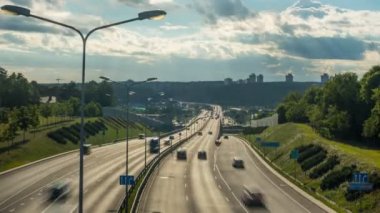 Akşam trafik otoyolu hızlandırılmış