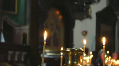 Ortodoks kilisesinde mum yakmak