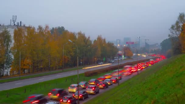 Bir Şehirde Yolda Sabah Trafik Sıkışıklığı Zaman Atlamalı — Stok video