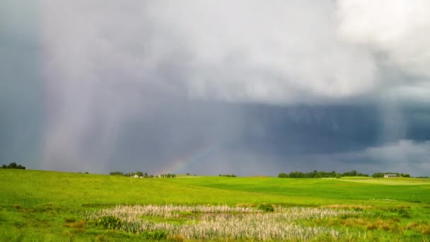 Krajobraz Wiejski Chmury Deszczowe Tęcza Poklatkowy — Wideo stockowe