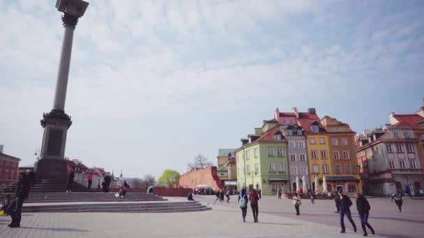 Polonya Varşova Yaklaşık Nisan 2019 Varşova Eski Kenti Nde Yürüyen — Stok video