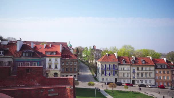 Polen Warszawa Circa April 2019 Turister Som Går Genom Gamla — Stockvideo