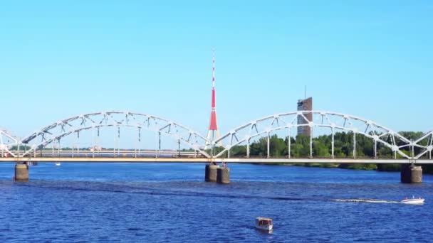 Riga Lettland Circa Juli 2019 Riga Tornet Och Järnvägsbron — Stockvideo