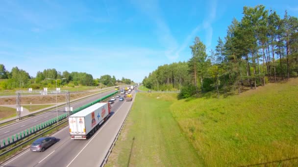 ビリニュス リトアニア 2019年8月頃 夕方のラッシュアワーで忙しい道路 航空写真 — ストック動画