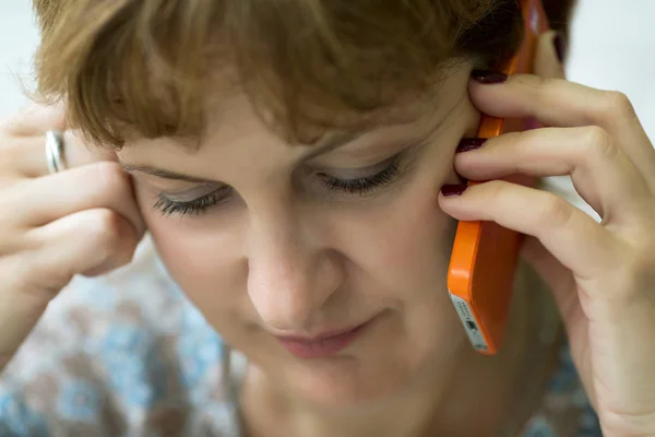 Portrait Middle Aged Woman Talking Phone Close — Stock Photo, Image