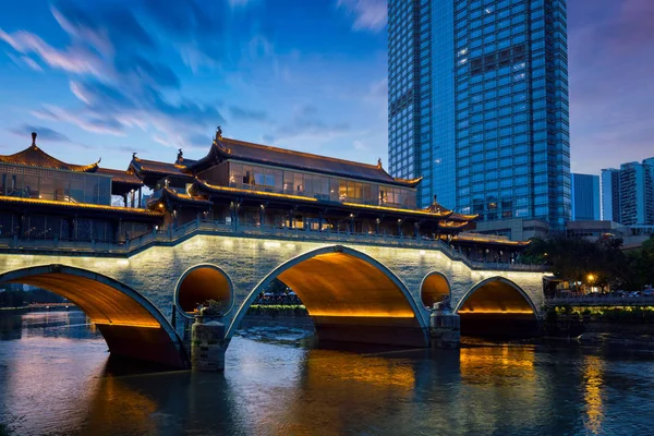 Anshun brug bij nacht, Chengdu, China — Stockfoto