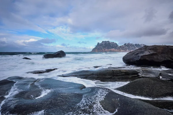 Praia de fiorde na Noruega — Fotografia de Stock