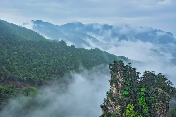 張家界市の山、中国 — ストック写真