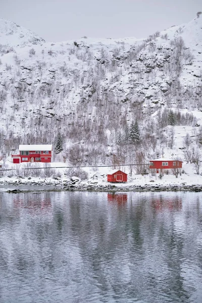 RD rorbu hus i Norge på vintern — Stockfoto