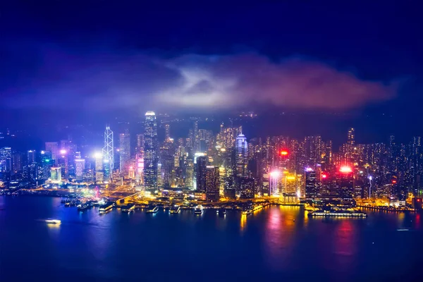 Işıklı Hong Kong Skyline havadan görünümü. Hong Kong, Çin