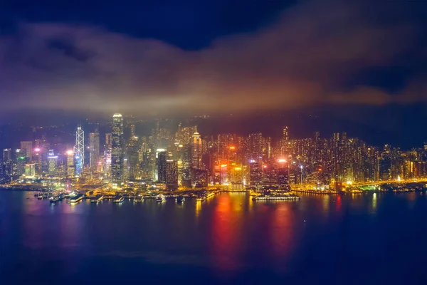 Işıklı Hong Kong Skyline havadan görünümü. Hong Kong, Çin