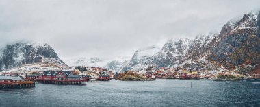 Lofoten Adaları, Norveç üzerinde bir köy. Panorama
