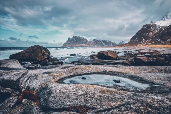 Spiaggia del fiordo in Norvegia — Foto Stock