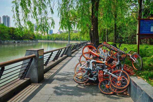 Motos para compartir en Chengdu, Sichuan, China — Foto de Stock