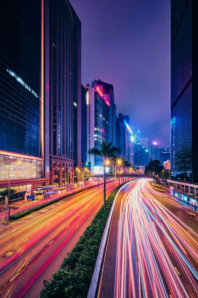 Jalanan lalu lintas di Hong Kong pada malam hari — Stok Foto