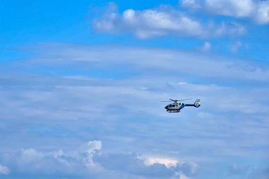 Münih, Almanya - 08 Temmuz 2018:Police helikopter gökyüzünde