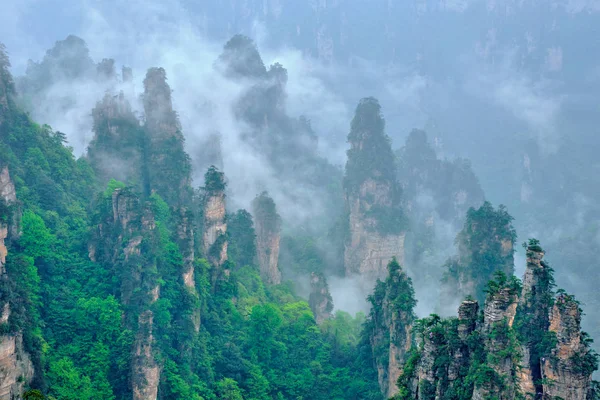 Montañas Zhangjiajie, China —  Fotos de Stock