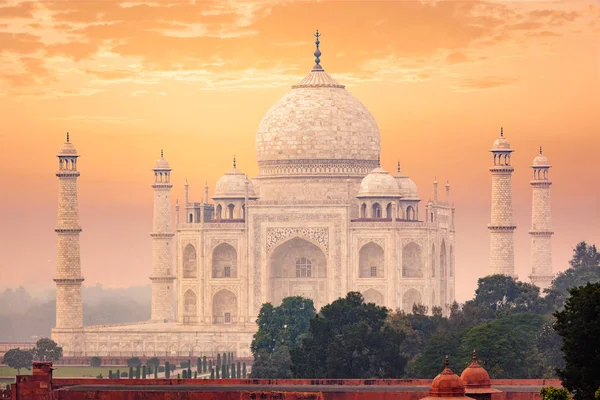 Taj Mahal ao pôr do sol, Agra, Índia — Fotografia de Stock