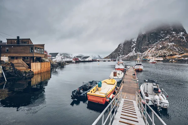 Fischerdorf Hamnoy auf den Lofoten, Norwegen — Stockfoto