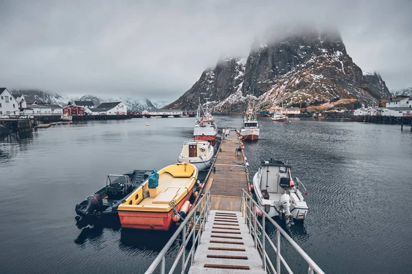 Fischerdorf Hamnoy auf den Lofoten, Norwegen — Stockfoto