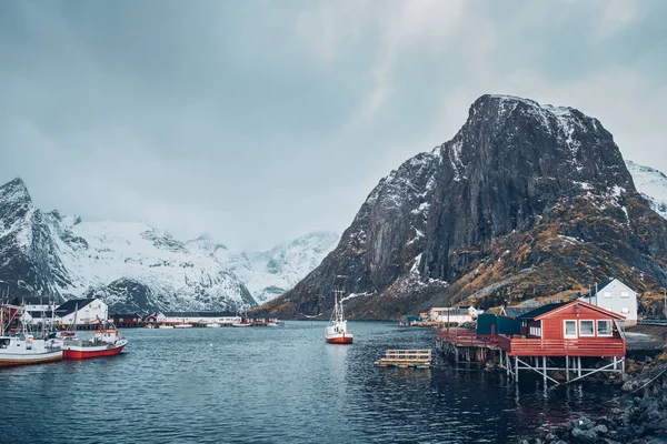 Fischerdorf Hamnoy auf den Lofoten, Norwegen — Stockfoto
