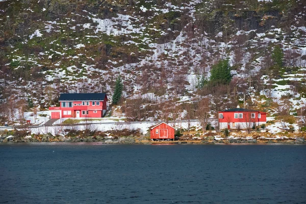 RD rorbu evlerde kış Norveç'te — Stok fotoğraf