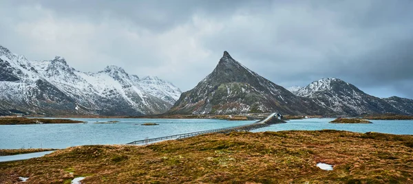Fredvang 교량입니다. Lofoten 섬, 노르웨이 — 스톡 사진