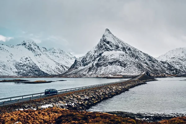 Fredvang-Brücken. Lofoten, Norwegen — Stockfoto