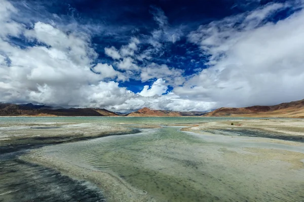 Lago do Himalaia Tso Kar, Ladakh, Índia — Fotografia de Stock