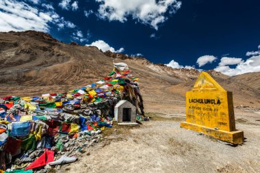 Lachulung La geçidi, Ladakh üstüne