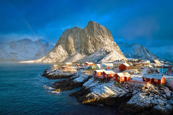 Villaggio di pescatori di Hamnoy sulle Isole Lofoten, Norvegia — Foto Stock