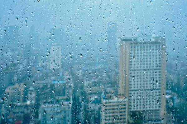 雨滴落在窗上 — 图库照片