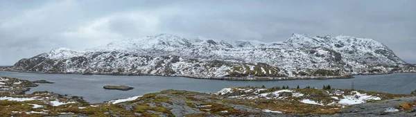 Panoráma a norvég fjord, Lofoten-szigetek, Norvégia — Stock Fotó