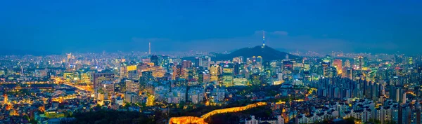 Horizonte de Seul na noite, Coréia do Sul. — Fotografia de Stock