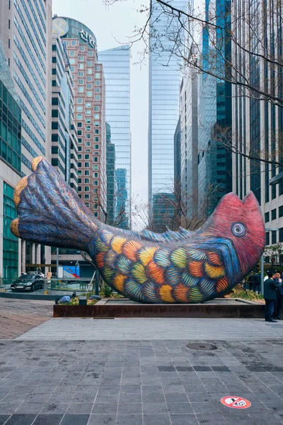Fish statue in the financial District of Seoul, South Korea — Stock Photo, Image