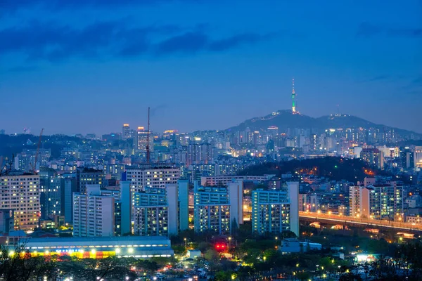 Нічний погляд Seoul, Південна Корея — стокове фото
