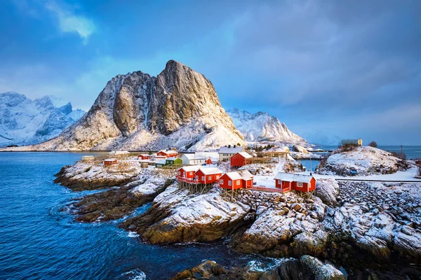 Hamnoy vila piscatória nas ilhas Lofoten, Noruega — Fotografia de Stock