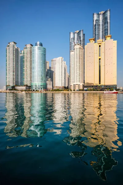 Marine city wolkenkrabbers in Busan, Zuid-Korea — Stockfoto