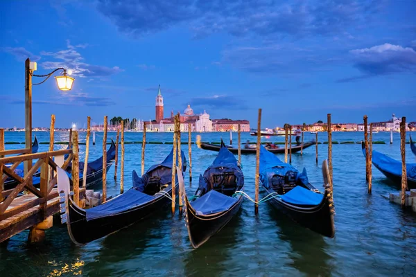 Igreja de San Giorgio Maggiore com lua cheia. Veneza, Itália — Fotografia de Stock