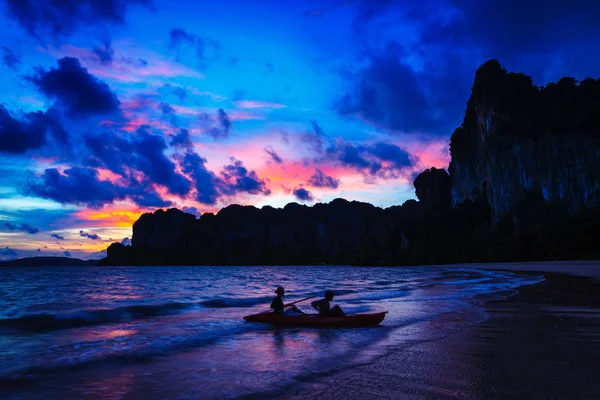 日没、クラビー県タイ ライレイ ビーチ — ストック写真