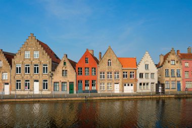 Kanal ve eski evler. Bruges Brugge, Belçika