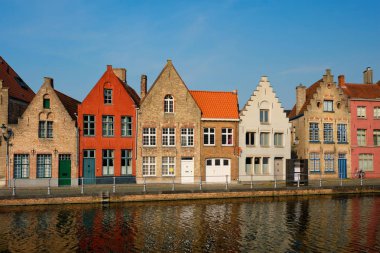 Kanal ve eski evler. Bruges Brugge, Belçika