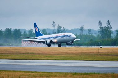 Minsk, Belarus 'taki Minsk Ulusal Havaalanı' ndaki uçak.