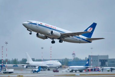 Minsk, Belarus 'taki Minsk Ulusal Havaalanı' ndaki uçak.