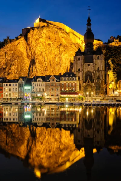 Nattutsikt över Dinant stad, Belgien — Stockfoto