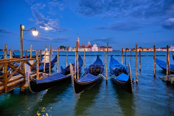 San Giorgio Maggiore Kerk met volle maan. Venetië, Italië — Stockfoto