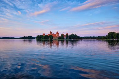 Litvanya, Galve Gölü 'ndeki Trakai Adası Kalesi